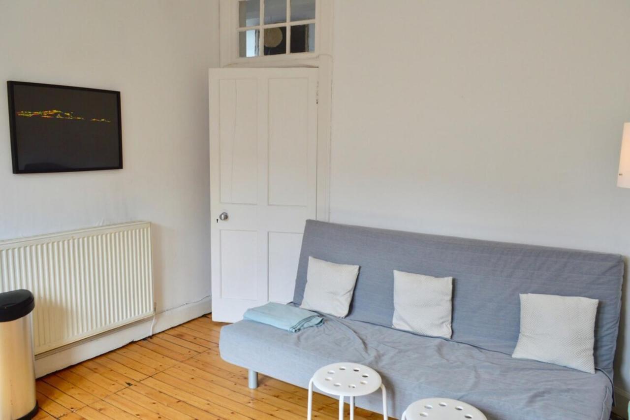 And Inviting 2 Bedroom Perfect For Festival Appartement